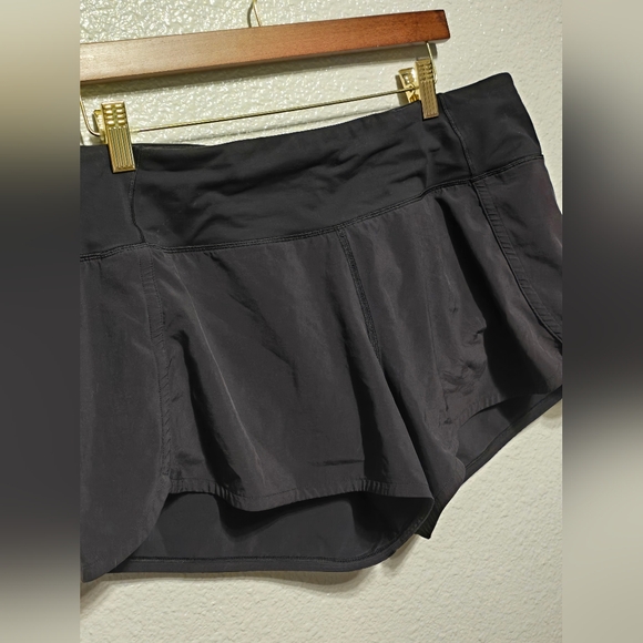 Lululemon Run Times Short II 4"Heathered Black - Picture 4 of 8